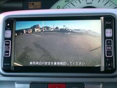 駐車に便利なバックモニター搭載車です。後方の映像が見えるのでバックも安心です。 6