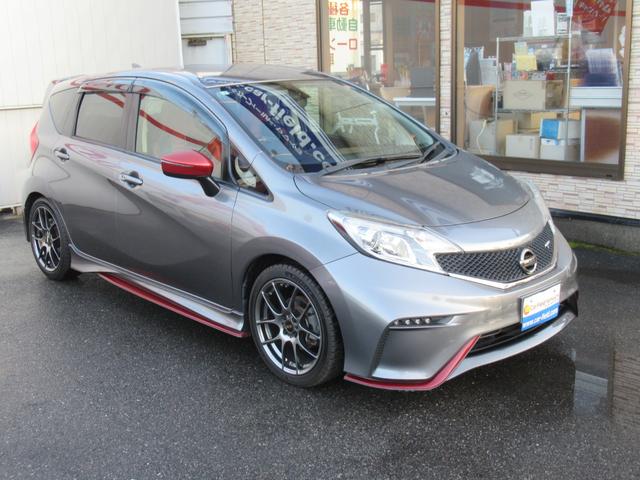 ノート ニスモ　Ｓ　純正ナビ　ＴＶ　ニスモ専用レカロシート　ニスモマフラー　ＢＢＳ１７インチＡＷ　ニスモ専用エアロ　２６０ｋｍメーター　プッシュスタート　スマートキー　ＬＥＤヘッドライト　オートライト　バックフォグ（4枚目）