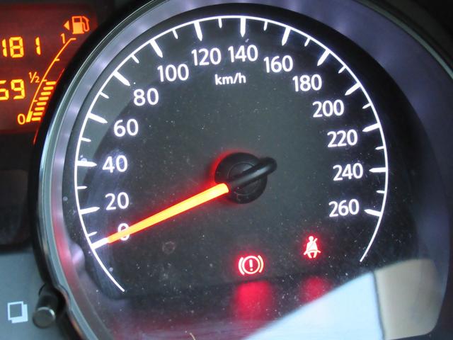 ノート ニスモ　Ｓ　純正ナビ　ＴＶ　ニスモ専用レカロシート　ニスモマフラー　ＢＢＳ１７インチＡＷ　ニスモ専用エアロ　２６０ｋｍメーター　プッシュスタート　スマートキー　ＬＥＤヘッドライト　オートライト　バックフォグ（13枚目）