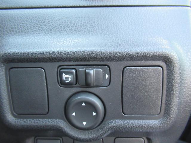 ノート ニスモ　Ｓ　純正ナビ　ＴＶ　ニスモ専用レカロシート　ニスモマフラー　ＢＢＳ１７インチＡＷ　ニスモ専用エアロ　２６０ｋｍメーター　プッシュスタート　スマートキー　ＬＥＤヘッドライト　オートライト　バックフォグ（26枚目）