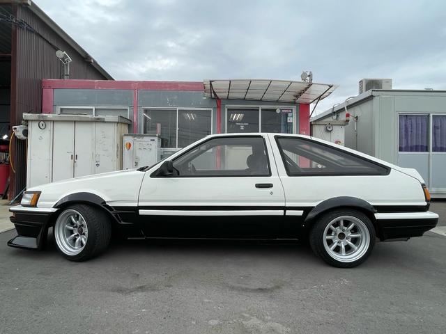 カローラレビン ＧＴ　ＡＰＥＸ　公認左ハンドル　３ドアハッチバック　エアコンパワステ付　２名乗車　エンジンフルオーバーホール済　ワイドフェンダー　ロールケージ　社外ハンドル　ワタナベ深リム１５インチ　ブリッドバケットシート　ＥＴＣ付（6枚目）