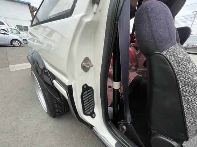 カローラレビン ＧＴ　ＡＰＥＸ　公認左ハンドル　３ドアハッチバック　エアコンパワステ付　２名乗車　エンジンフルオーバーホール済　ワイドフェンダー　ロールケージ　社外ハンドル　ワタナベ深リム１５インチ　ブリッドバケットシート　ＥＴＣ付（76枚目）