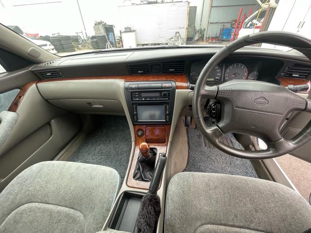 ローレル ２５メダリスト　公認５速　ＲＢ２５ＤＥＴ載せ替え　後期フェイス　社外フルエアロ　ステンマフラー　車高調　前置きインタークーラー　社外エアクリーナー　ワークＬＳ２０インチホイール（8枚目）