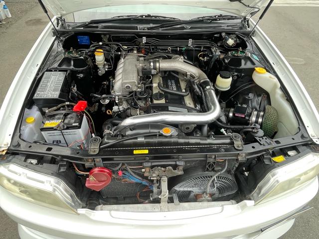 ローレル ２５メダリスト　公認５速　ＲＢ２５ＤＥＴ載せ替え　後期フェイス　社外フルエアロ　ステンマフラー　車高調　前置きインタークーラー　社外エアクリーナー　ワークＬＳ２０インチホイール（9枚目）