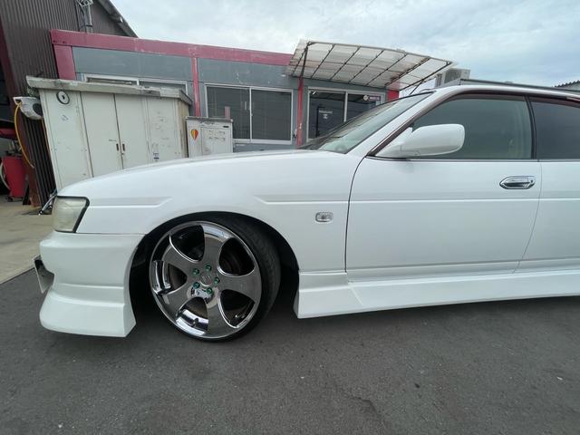 ローレル ２５メダリスト　公認５速　ＲＢ２５ＤＥＴ載せ替え　後期フェイス　社外フルエアロ　ステンマフラー　車高調　前置きインタークーラー　社外エアクリーナー　ワークＬＳ２０インチホイール（12枚目）