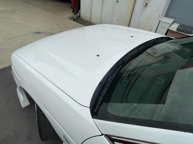 ローレル ２５メダリスト　公認５速　ＲＢ２５ＤＥＴ載せ替え　後期フェイス　社外フルエアロ　ステンマフラー　車高調　前置きインタークーラー　社外エアクリーナー　ワークＬＳ２０インチホイール（14枚目）