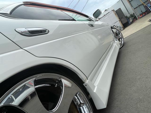 ローレル ２５メダリスト　公認５速　ＲＢ２５ＤＥＴ載せ替え　後期フェイス　社外フルエアロ　ステンマフラー　車高調　前置きインタークーラー　社外エアクリーナー　ワークＬＳ２０インチホイール（19枚目）