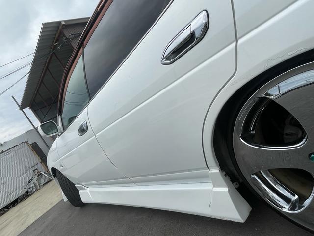 ローレル ２５メダリスト　公認５速　ＲＢ２５ＤＥＴ載せ替え　後期フェイス　社外フルエアロ　ステンマフラー　車高調　前置きインタークーラー　社外エアクリーナー　ワークＬＳ２０インチホイール（20枚目）