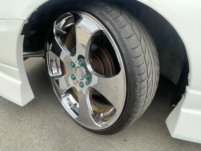 ローレル ２５メダリスト　公認５速　ＲＢ２５ＤＥＴ載せ替え　後期フェイス　社外フルエアロ　ステンマフラー　車高調　前置きインタークーラー　社外エアクリーナー　ワークＬＳ２０インチホイール（21枚目）