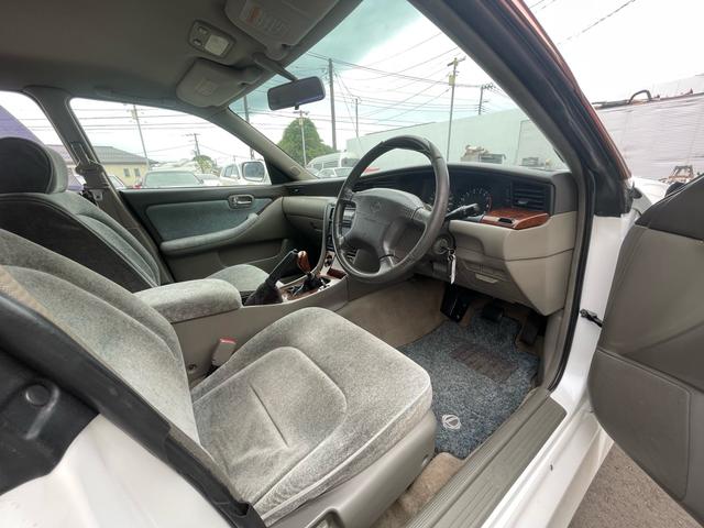 ローレル ２５メダリスト　公認５速　ＲＢ２５ＤＥＴ載せ替え　後期フェイス　社外フルエアロ　ステンマフラー　車高調　前置きインタークーラー　社外エアクリーナー　ワークＬＳ２０インチホイール（24枚目）