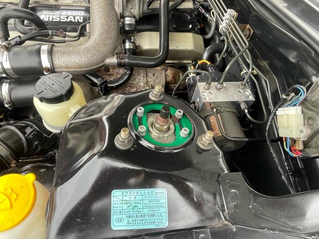 ローレル ２５メダリスト　公認５速　ＲＢ２５ＤＥＴ載せ替え　後期フェイス　社外フルエアロ　ステンマフラー　車高調　前置きインタークーラー　社外エアクリーナー　ワークＬＳ２０インチホイール（42枚目）