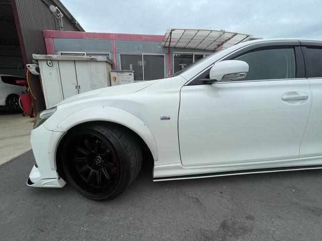 マークＸ ３５０Ｓ　公認６速　３５０Ｓ　Ｇ‘ｓ仕様ＳＡＲＤ６速キット　サンルーフ付　ＨＫＳ車高調　アルパイン８インチナビＴＶ　ステアリング連動　バックカメラ　１８インチアルミ　前後タワーバー　スマートキー×２（11枚目）