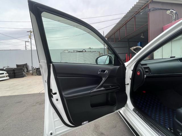 マークＸ ３５０Ｓ　公認６速　３５０Ｓ　Ｇ‘ｓ仕様ＳＡＲＤ６速キット　サンルーフ付　ＨＫＳ車高調　アルパイン８インチナビＴＶ　ステアリング連動　バックカメラ　１８インチアルミ　前後タワーバー　スマートキー×２（42枚目）