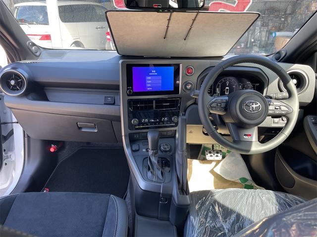 GRヤリス RZ ハイパフォーマンス 4WD バックカメラ ナビ オートクルーズコントロール レーンアシスト 衝突被害軽減システム アルミホイール オートマチックハイビーム オートライト LEDヘッドランプ スマートキー 電動格納ミラー(2枚目)