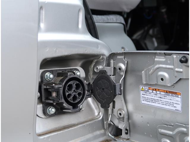 ＣＤ　１６．０ｋｗｈ　４シーター　社有車　電気自動車　駆動用バッテリー残存率１００パーセント　ＡＭＦＭラジオ　前席ヒーター　ハイマウントストップランプ　リヤゲートアンダーミラー　充電ケーブル　応急用タイヤ　リヤガラス熱線　リヤワイパー(60枚目)