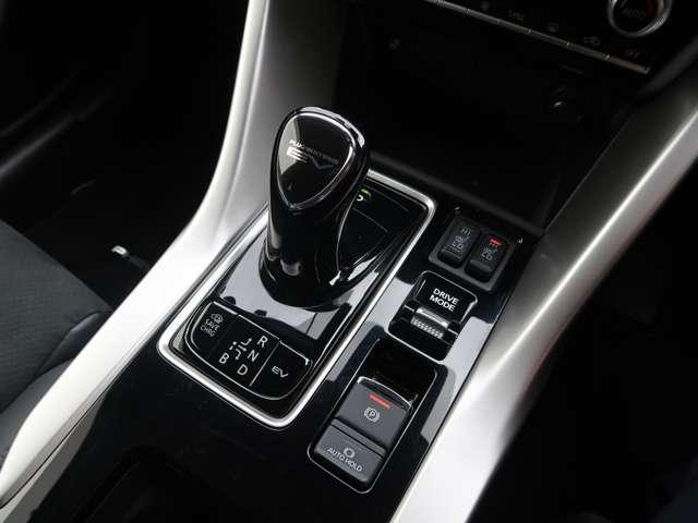 エクリプスクロスPHEV G カラードPKG ナビ 禁煙 バッテリー90パ(11枚目)