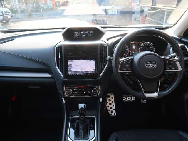 ナビを中心に使いやすいインパネ