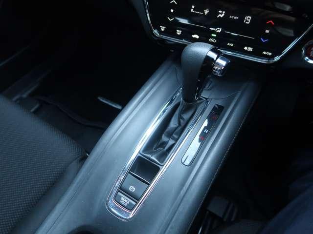 ヴェゼル Ｘ・ホンダセンシング　１オーナー　メモリーナビ　ＥＴＣ　車検整備付（12枚目）