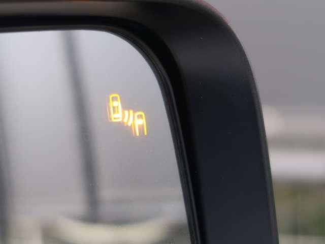 後側方車両検知警報　ブラインドスポットモニター　トラフィックモニター