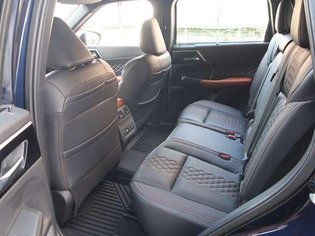 アウトランダーPHEV P ワンオーナー 本革シート 三菱純正9型スマホ連携ナビ Bluetooth USB 全周囲カメラ ETC2.0 AC1500W電源 電動パノラマサンルーフ マイパイロット 駆動用バッテリー残存容量96%(17枚目)