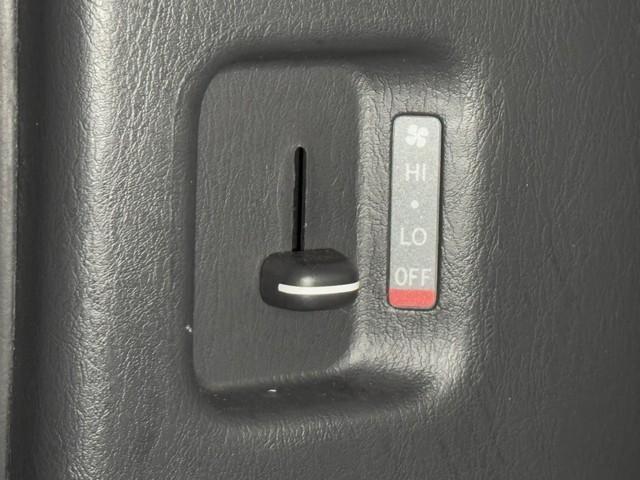 ハイエースバン スーパーＧＬ　ダークプライムＩＩ　衝突回避システム　運転席助手席エアバック　アルミホイール　社外大ナビ　ドライブレコーダー付　ＬＥＤライト　地デジ　エアコン　パワーウィンドウ　エアバック　キーレスエントリー　イモビライザー（12枚目）