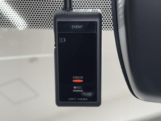 カローラツーリング ハイブリッド　Ｓ　インテリジェントクリアランスソナー　ドラレコ付き　Ｒカメラ　ＡＡＣ　ＬＥＤライト　メディアプレイヤー接続　１オーナー車　横滑防止装置　整備記録簿　クルコン　ＥＴＣ車載器　キーフリーシステム　イモビ（7枚目）