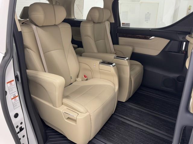 アルファード ３．５ＧＦ　衝突軽減　バックモニター　ナビ＆ＴＶ　クルコン　ＬＥＤヘッドランプ　地デジ　キーレス　アイドリングストップ　ＤＶＤ　３列シート　ＡＢＳ　アルミホイール　オートエアコン　パワーシート　エアバッグ　ＥＴＣ（16枚目）