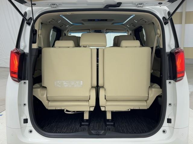 アルファード ３．５ＧＦ　衝突軽減　バックモニター　ナビ＆ＴＶ　クルコン　ＬＥＤヘッドランプ　地デジ　キーレス　アイドリングストップ　ＤＶＤ　３列シート　ＡＢＳ　アルミホイール　オートエアコン　パワーシート　エアバッグ　ＥＴＣ（17枚目）