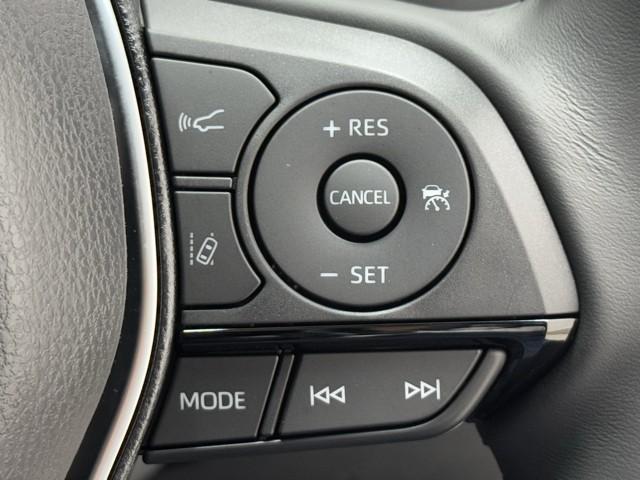 ハリアーハイブリッド Ｚ　地上デジタル　衝突被害軽減　サイドエアバッグ　ＬＥＤランプ　Ｂモニタ　クルコン　ナビＴＶ　アイドリングストップ　横滑り防止装置　スマートキー　盗難防止システム　ＡＢＳ　アルミ　ＥＴＣ付　エアバッグ（10枚目）