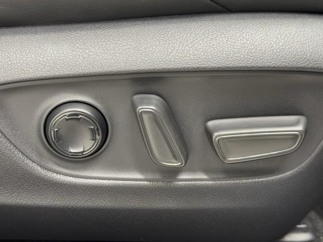 ハリアーハイブリッド Ｚ　レザーパッケージ　ナビＴＶ　ＡＣ１００Ｖ電源　ＬＥＤライト　本革　エアコン　横滑り防止　ドラレコ付　クルーズコントロール　Ｐシート　メディアプレイヤー接続　キーレスエントリー　フルセグテレビ　アイドリングストップ（17枚目）