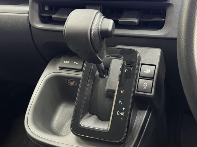 シエンタ Ｇ　クルーズＣ　盗難防止システム　試乗車　Ｗ電動ドア　ＬＥＤ　バックガイドモニター　ドライブレコーダー　フルセグＴＶ　ＡＡＣ　ＥＴＣ車載器　ＰＳ　エアＢ　ＰＷ　３列シート　キーフリー　ウォークスルー（11枚目）