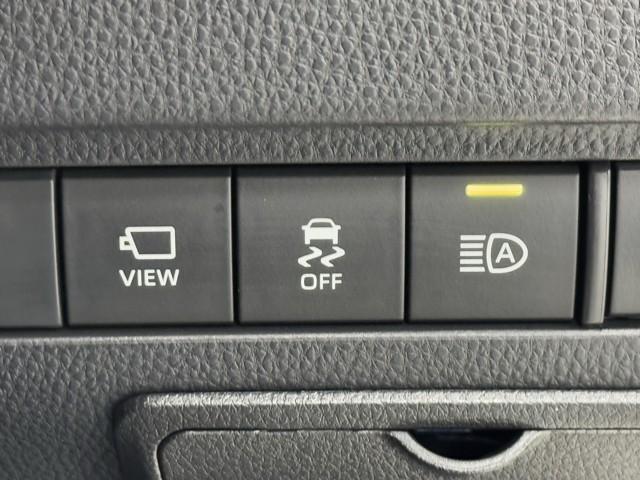 ハリアーハイブリッド Ｚ　レザーパッケージ　ナビＴＶ　ＡＣ１００Ｖ電源　ＬＥＤライト　本革　エアコン　横滑り防止　ドラレコ付　クルーズコントロール　Ｐシート　ガラスルーフ　メディアプレイヤー接続　キーレスエントリー　フルセグテレビ　アルミ（9枚目）