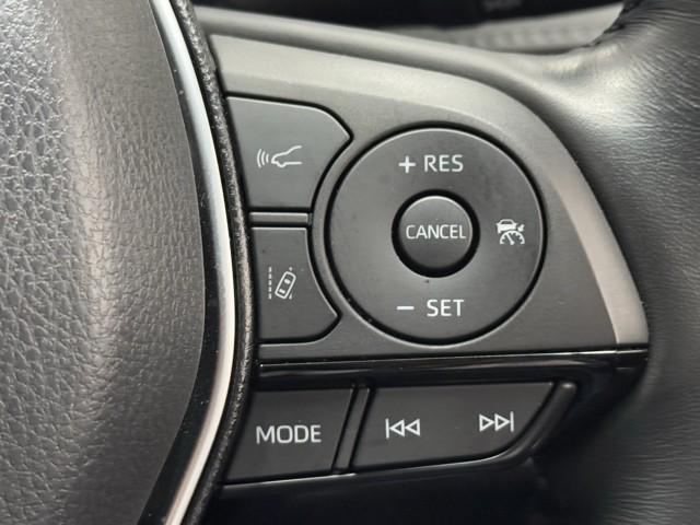 ハリアーハイブリッド Ｚ　レザーパッケージ　ナビＴＶ　ＡＣ１００Ｖ電源　ＬＥＤライト　本革　エアコン　横滑り防止　ドラレコ付　クルーズコントロール　Ｐシート　ガラスルーフ　メディアプレイヤー接続　キーレスエントリー　フルセグテレビ　アルミ（10枚目）