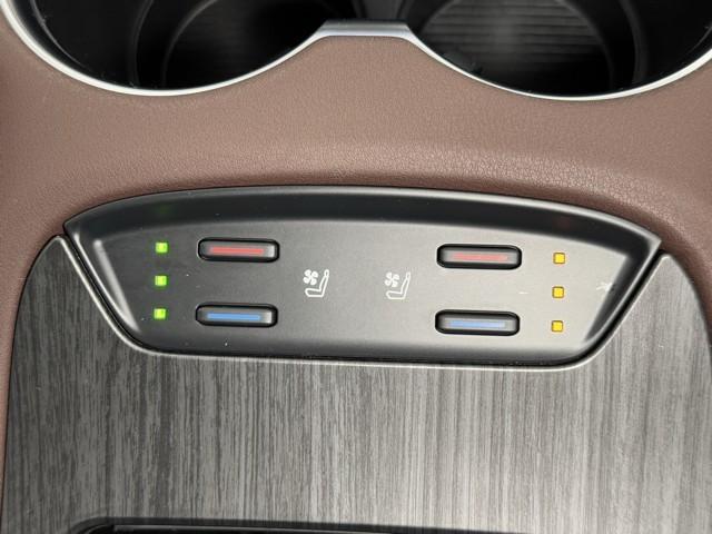 ハリアーハイブリッド Ｚ　レザーパッケージ　ナビＴＶ　ＡＣ１００Ｖ電源　ＬＥＤライト　本革　エアコン　横滑り防止　ドラレコ付　クルーズコントロール　Ｐシート　ガラスルーフ　メディアプレイヤー接続　キーレスエントリー　フルセグテレビ　アルミ（13枚目）