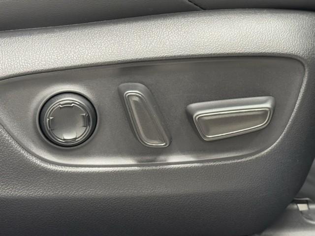 ハリアーハイブリッド Ｚ　レザーパッケージ　ナビＴＶ　ＡＣ１００Ｖ電源　ＬＥＤライト　本革　エアコン　横滑り防止　ドラレコ付　クルーズコントロール　Ｐシート　ガラスルーフ　メディアプレイヤー接続　キーレスエントリー　フルセグテレビ　アルミ（15枚目）