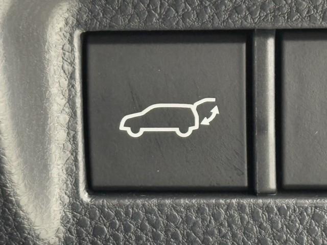 ハリアーハイブリッド Ｚ　レザーパッケージ　ナビＴＶ　ＡＣ１００Ｖ電源　ＬＥＤライト　本革　エアコン　横滑り防止　ドラレコ付　クルーズコントロール　Ｐシート　ガラスルーフ　メディアプレイヤー接続　キーレスエントリー　フルセグテレビ　アルミ（17枚目）