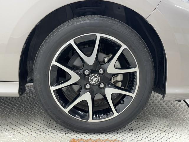 ヤリス Ｚ　サイドＳＲＳ　ＡＡＣ　バックモニタ　スマキー　横滑防止装置　キーフリー　１オーナー　アルミ　ＬＥＤランプ　パワーウインドウ　定期点検記録簿　助手席エアバック　クルコン　エアバッグ　パワーステアリング（18枚目）