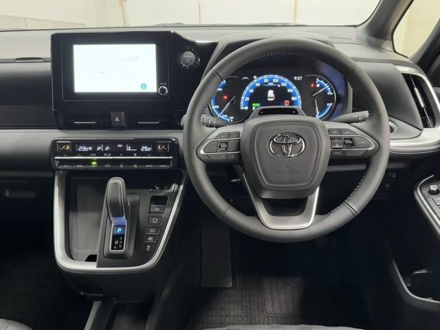 ヴォクシー ハイブリッドＳ－Ｚ　パワーウィンドウ　インテリキー　横滑防止装置　アクティブクルーズコントロール　１オナ　フルオートエアコン　リアカメラ　エアバッグ　ＡＢＳ　１００Ｖ充電　ＷＡＣ　アルミホイール　キーレス　ＰＳ　記録簿（4枚目）