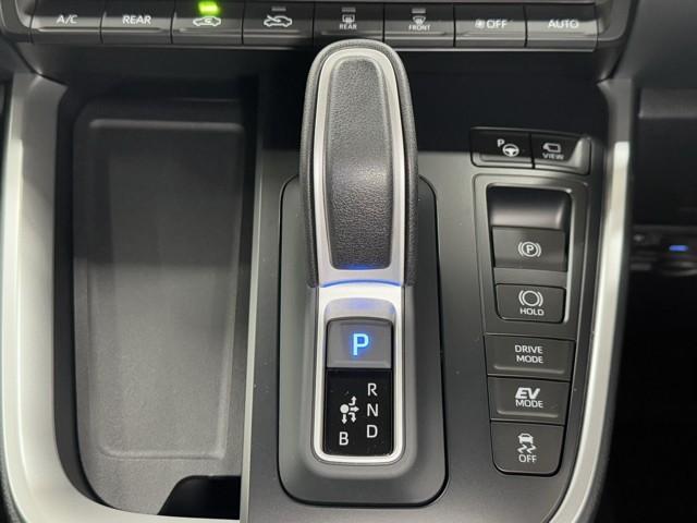 ヴォクシー ハイブリッドＳ－Ｚ　パワーウィンドウ　インテリキー　横滑防止装置　アクティブクルーズコントロール　１オナ　フルオートエアコン　リアカメラ　エアバッグ　ＡＢＳ　１００Ｖ充電　ＷＡＣ　アルミホイール　キーレス　ＰＳ　記録簿（9枚目）