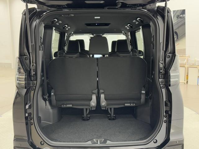 ヴォクシー ハイブリッドＳ－Ｚ　パワーウィンドウ　インテリキー　横滑防止装置　アクティブクルーズコントロール　１オナ　フルオートエアコン　リアカメラ　エアバッグ　ＡＢＳ　１００Ｖ充電　ＷＡＣ　アルミホイール　キーレス　ＰＳ　記録簿（15枚目）