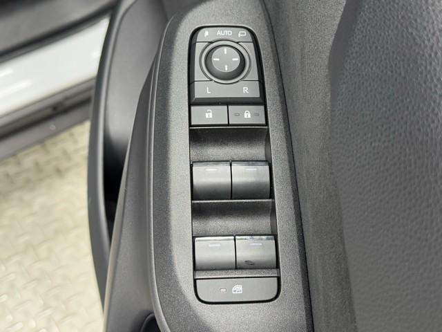 ヤリスクロス G ETC装備 リヤカメラ 点検記録簿 スマートエントリー イモビライザー オートエアコン アルミホイール キーレス パワーウィンドウ クルコン ABS ドライブレコーダー エアバッグ パワーステアリング(10枚目)