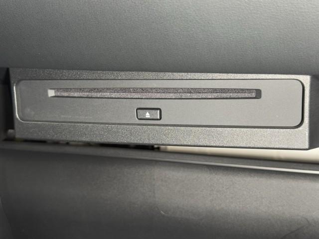 使い易いＣＤが再生できるステレオを装備してます。　お気に入りの音楽と楽しくドライブに出かけましょう。　でも、外の音が聞こえないと危険ですので安全の為にも音量は控えめにしましょう。