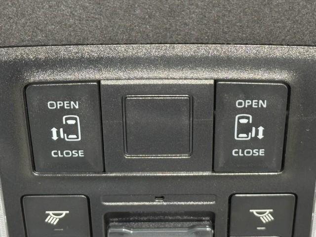 パワースライドドア装備でドアの開閉もスイッチ一つでワンタッチです。　坂道では大人でも重くなる事があるので老若男女問わず人気の装備ですよ。