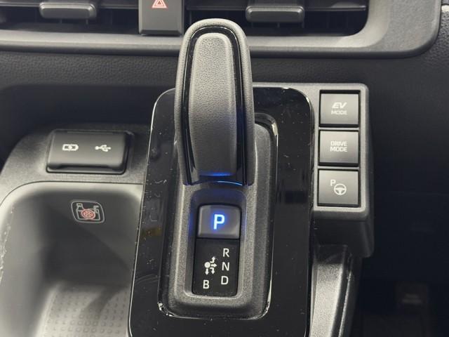 操作ラクラクのシフトです。　坂道や信号のストップ＆ゴーの多い日本では操作簡単でいいです。　シフトチェンジしやすい配置で操作し易いですよ。