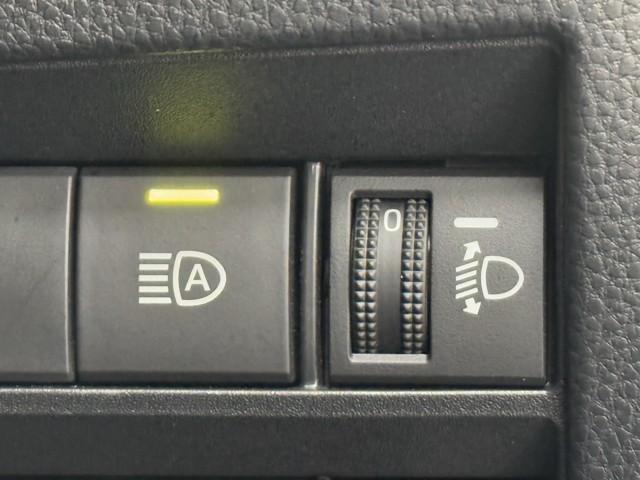 ノア ハイブリッドＳ－Ｇ　両側電動スライドドア　衝突回避ブレーキ　Ｗエアコン　イモビ　レーダークルコン　バックガイドモニター　横滑り防止装置　ＬＥＤヘッドライト　ドライブレコーダー　キーレス　スマートキー　３列シート　記録簿（12枚目）