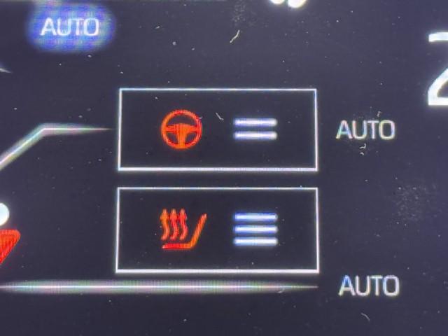 クラウンハイブリッド Ｇ　アルミ　ＬＥＤヘッド　キーフリー　記録簿　アイドリングストップ　横滑り防止機能　ＤＶＤ　ＥＴＣ　オートエアコン　ＡＵＸ　ＡＢＳ　メモリナビ　盗難防止装置　エアバッグ　オートクルーズコントロール（14枚目）