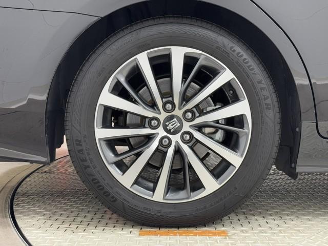 クラウンハイブリッド Ｇ　アルミ　ＬＥＤヘッド　キーフリー　記録簿　アイドリングストップ　横滑り防止機能　ＤＶＤ　ＥＴＣ　オートエアコン　ＡＵＸ　ＡＢＳ　メモリナビ　盗難防止装置　エアバッグ　オートクルーズコントロール（19枚目）