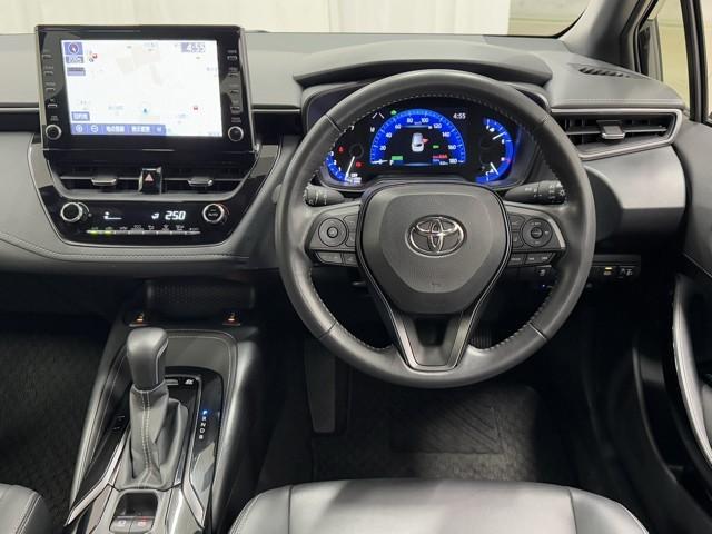 カローラツーリング ハイブリッド　ダブルバイビー　追突軽減ブレーキ　バックモニタ　横滑防止　スマキー　ＬＥＤライト　Ａストップ　デュアルエアバッグ　エアコン　オートクルーズ　サイドエアバッグ　ＥＴＣ付　ナビ　ＰＳ　キーフリー　ＡＢＳ　エアバック（4枚目）