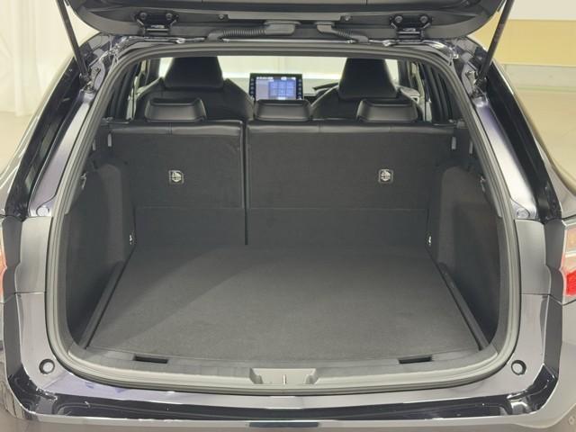 カローラツーリング ハイブリッド　ダブルバイビー　追突軽減ブレーキ　バックモニタ　横滑防止　スマキー　ＬＥＤライト　Ａストップ　デュアルエアバッグ　エアコン　オートクルーズ　サイドエアバッグ　ＥＴＣ付　ナビ　ＰＳ　キーフリー　ＡＢＳ　エアバック（16枚目）
