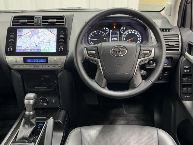 ランドクルーザープラド ＴＸ　Ｌパッケージ・ブラックエディション　ＴＳＳ　盗難防止システム　本革シート　ＡＢＳ　クルコン　ＬＥＤライト　パワーウィンドウ　パワステ　フルタイム４ＷＤ　アルミホイール　エアバッグ　電動パワーシート　キーレス　バックモニター　エアコン（4枚目）